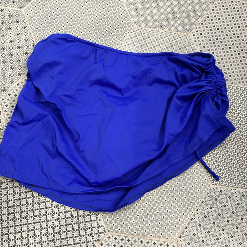 Venus brand swim skirt